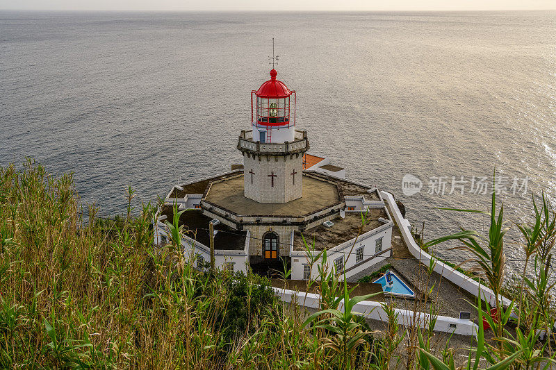 Farol do Arnel——位于葡萄牙亚速尔群岛圣米格尔岛东北部的灯塔